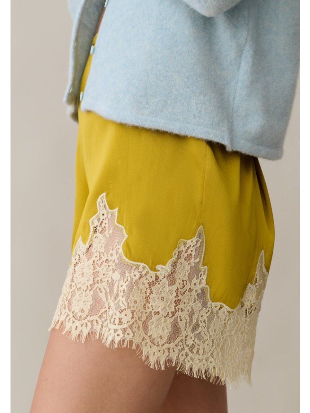 Sorella by STAUD Rosa Satin Short in Mango Size Large NWT $198 - Picture 3 of 11